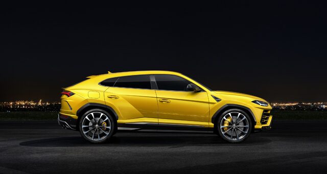 2019 Lamborghini Urus 2.jpg
