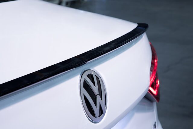 2018 Volkswagen Passat GT 9.jpg