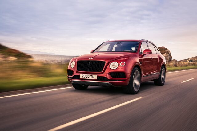 2018 Bentley Bentayga V8 1.jpg