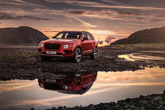 2018 Bentley Bentayga V8 4.jpg