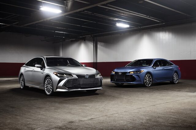 2019 Toyota Avalon 1.jpg