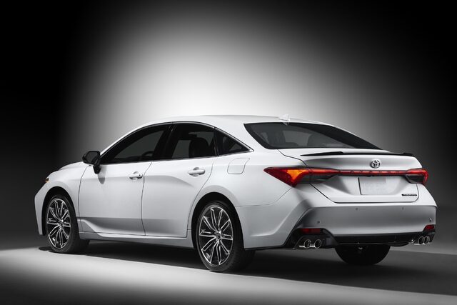 2019 Toyota Avalon 3.jpg