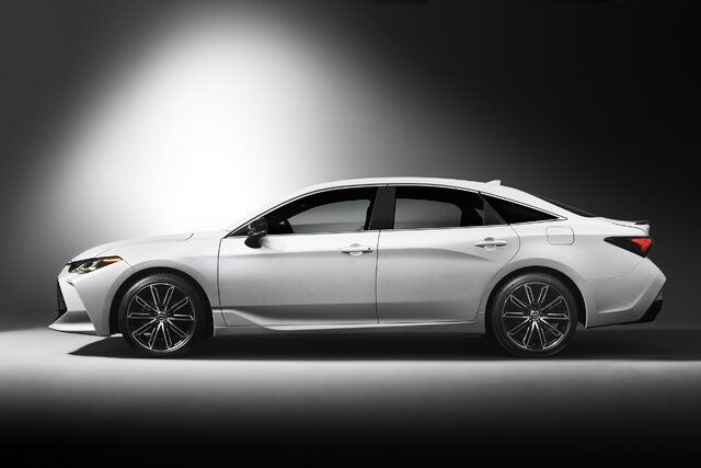 2019 Toyota Avalon 4.jpg