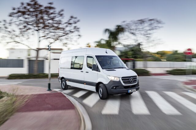 2019 Mercedes-Benz Sprinter 3.jpg