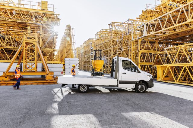 2019 Mercedes-Benz Sprinter 11.jpg