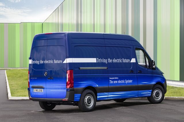 2019 Mercedes-Benz Sprinter 13.jpg