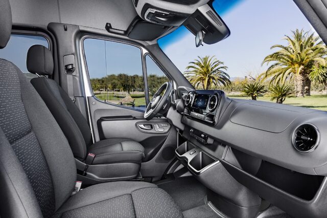 2019 Mercedes-Benz Sprinter 14.jpg