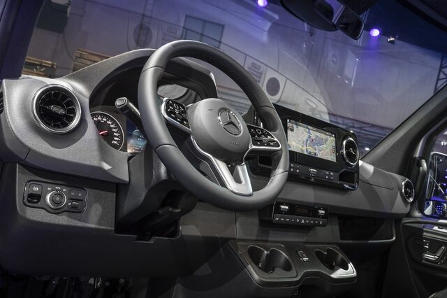 2019 Mercedes-Benz Sprinter 19.jpg