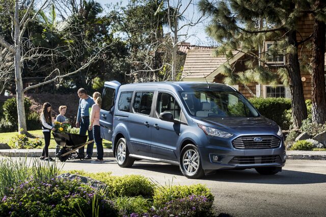 2019 Ford Transit Connect Wagon 4.jpg