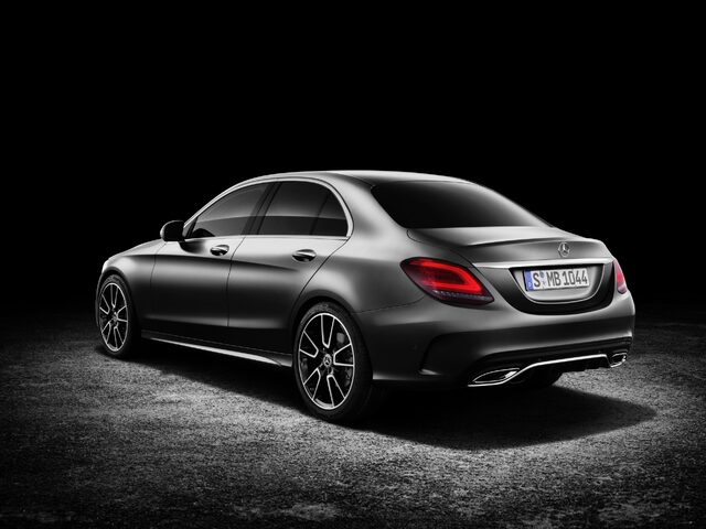 2019 Mercedes-Benz C-Class 3.jpg