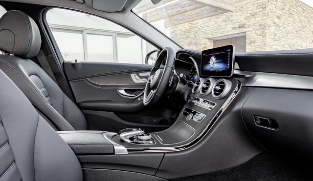 2019 Mercedes-Benz C-Class 4.jpg