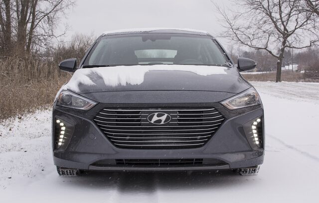 2017 Hyundai Ioniq SEL Hybrid Front View
