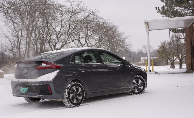 2017 Hyundai Ioniq SEL Hybrid Rear Three-Quarter View