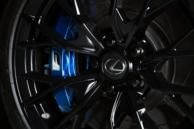 Lexus_GSF_04_9EBCEEAC14F0886A158B548516817C0A91DE4B3F.jpg