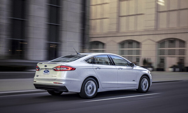 19FordFusion_17_HR.jpg