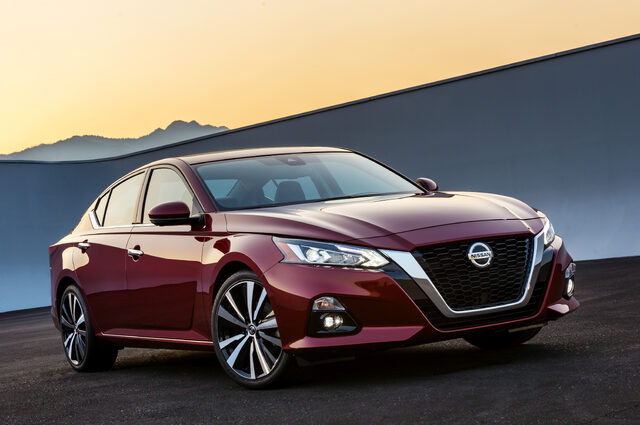 2019-Nissan-Altima-Photo-01.jpg