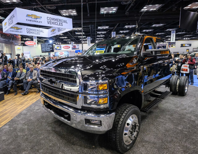 2019Silverado4500HD01.jpg