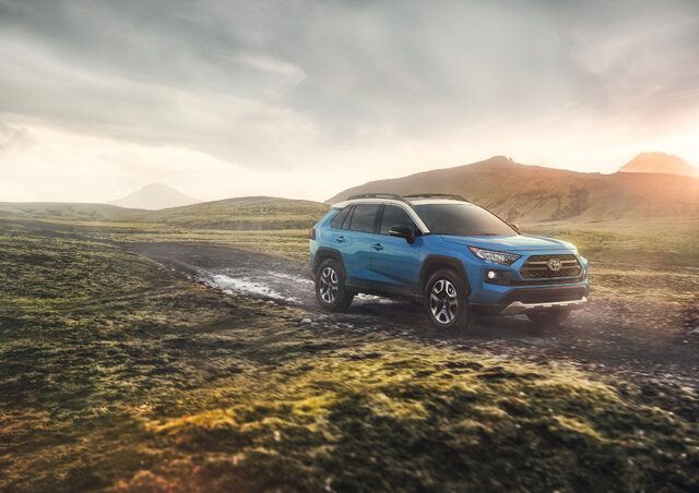 2019_Toyota_RAV4_11_53B8E7BA10159C5921D1F12692F913D6D04C3139.jpg