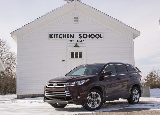 2017 Toyota Highlander Hybrid Limited — Front 3/4 View at Kitchen School, Est. 1847