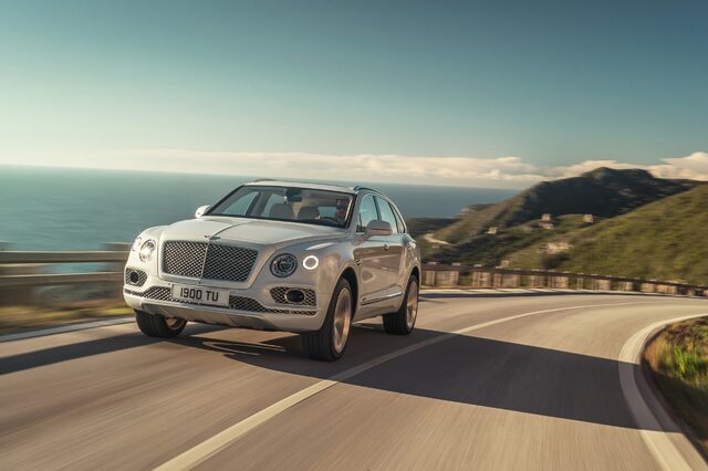 2019 Bentley Bentayga Plug-In Hybrid Front Three-Quarter Driving Shot