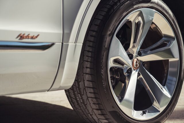 2019 Bentley Bentayga Plug-In Hybrid Wheel and Hybrid Badge Detail