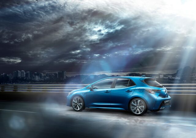 2019 Toyota Corolla Hatchback SE Exterior Side Profile Motion Shot