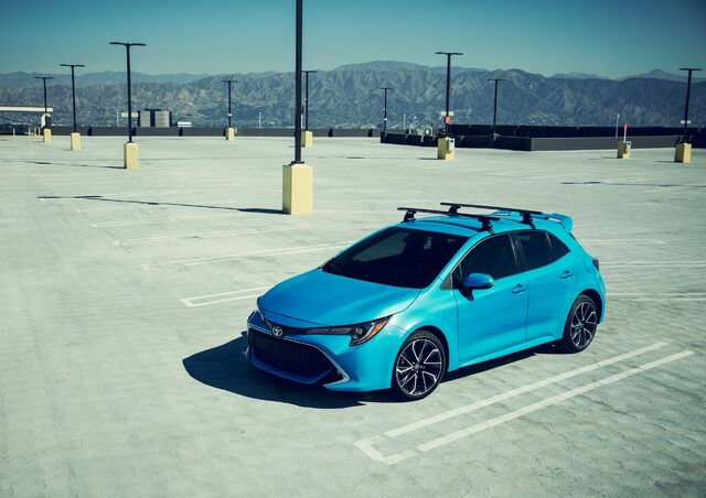 2019 Toyota Corolla Hatchback SE Exterior Front Three-Quarter with Roof Rack