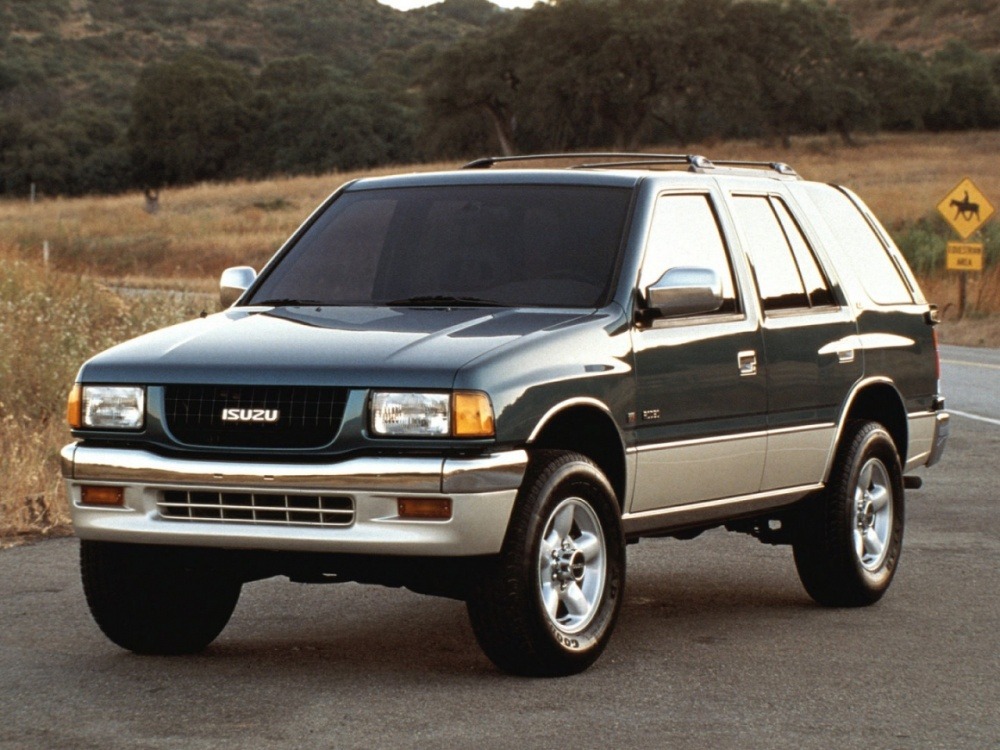 experience-the-highly-rewarding-driving-features-of-isuzu-rodeo-1.jpg