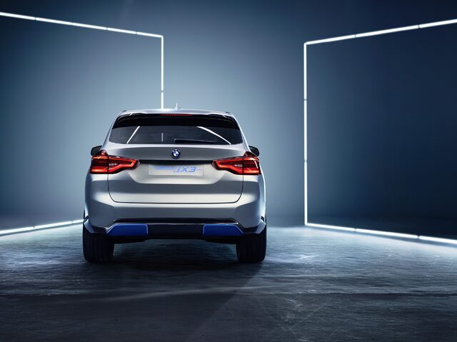BMW Concept iX3 3.jpg