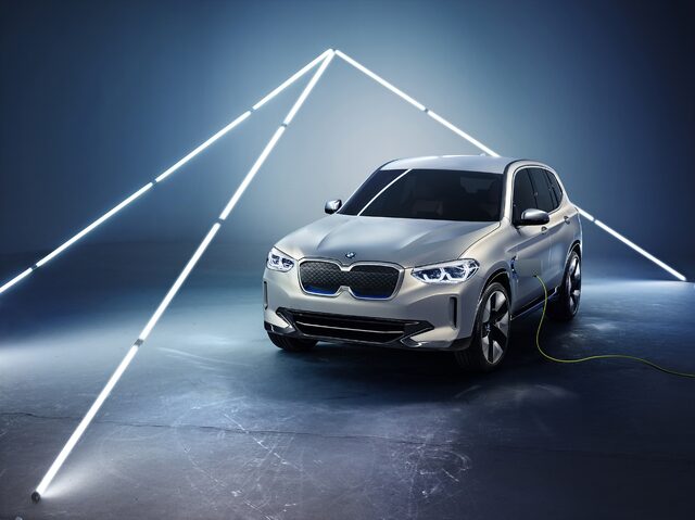BMW Concept iX3 4.jpg