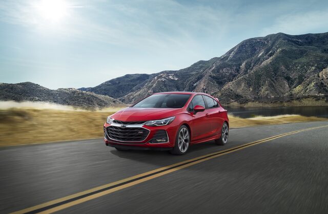 2019 Chevrolet Cruze Hatchback Front Three-Quarter Driving Shot