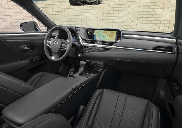 2019_Lexus_ES_015_8BDB20D4FC0D669D9F2AC6ABAFBCEEF9FDE6241C.jpg
