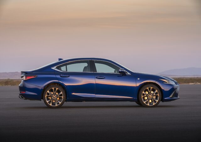 2019_Lexus_ES_025_D1F40E87E5C3C41B774BA6D636E67256655B88FD.jpg