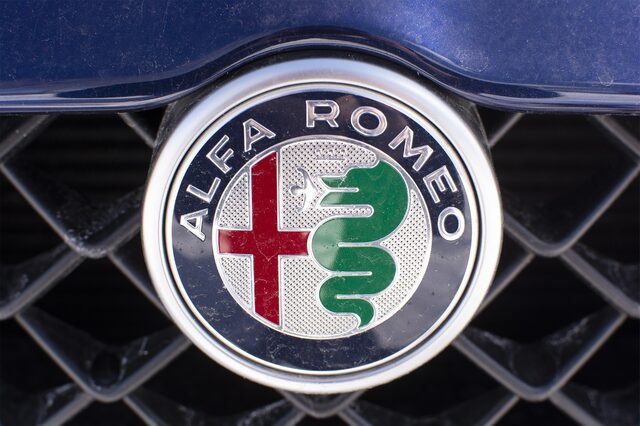 2017 Alfa Romeo Giulia Quadrifoglio Grille Badge Close-Up