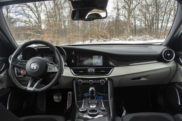 2017 Alfa Romeo Giulia Quadrifoglio Interior Dashboard