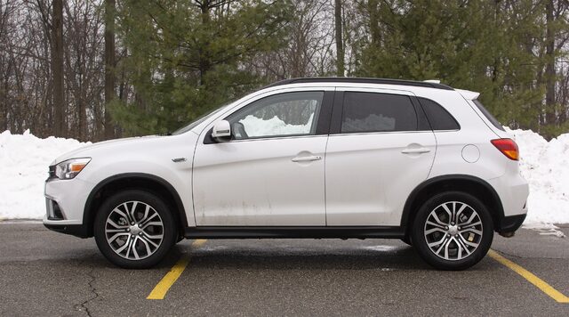 2018 Mitsubishi Outlander Sport SEL driver-side profile