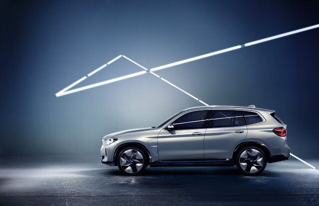 BMW Concept iX3 2.jpg