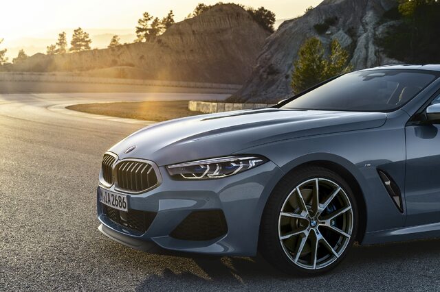 2019 BMW M850i xDrive front quarter with wheel detail