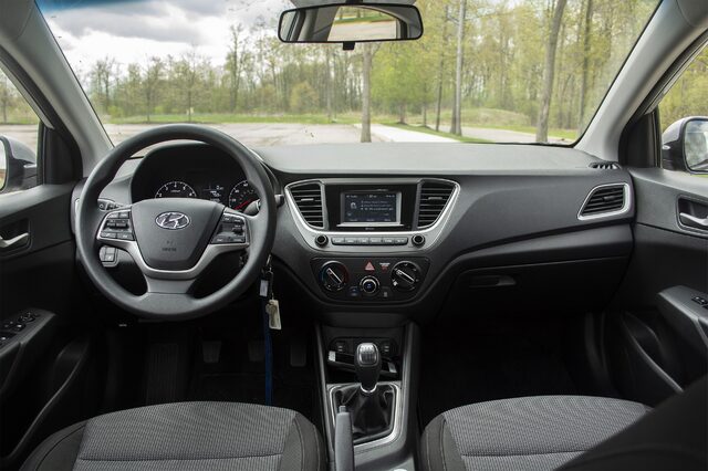 2018 Hyundai Accent SE Interior Dashboard with Cloth Seats