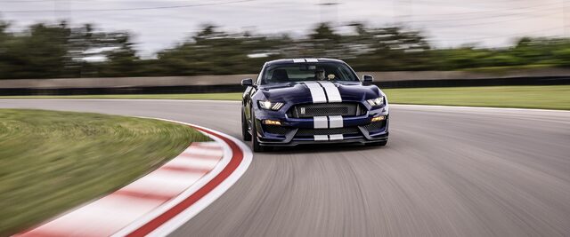 ShelbyGT350_04_HR.jpg