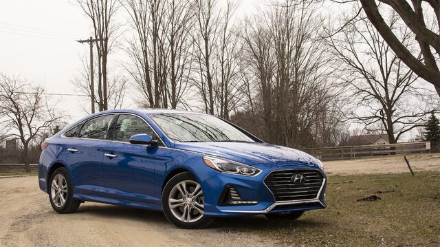 2018 Hyundai Sonata Limited three-quarter front view