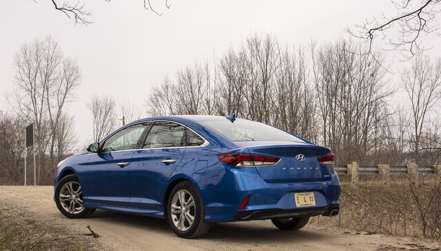 2018 Hyundai Sonata Limited three-quarter rear view