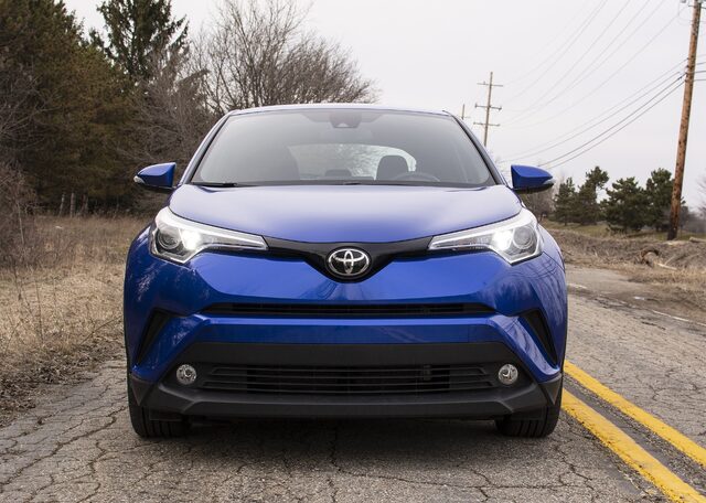 2018 Toyota C-HR XLE Premium blue front view