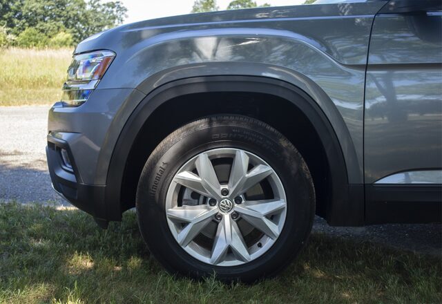 2018 Volkswagen Atlas SE W_Technology 4.jpg