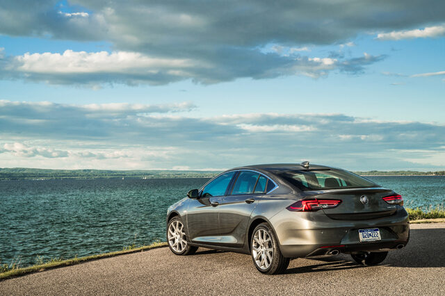 2019-Buick-Regal-Avenir-072.jpg