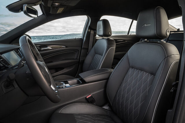 2019-Buick-Regal-Avenir-074.jpg