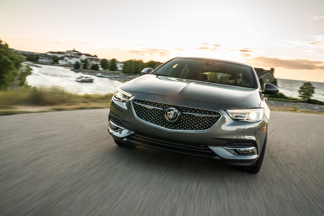 2019-Buick-Regal-Avenir-078.jpg