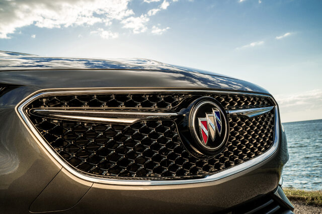 2019-Buick-Regal-Avenir-081.jpg
