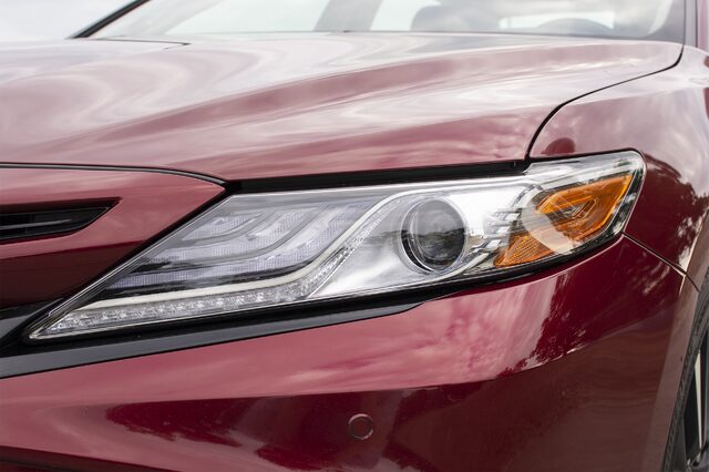 2018 Toyota Camry XSE Headlight Detail
