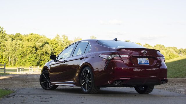 2018 Toyota Camry XSE Rear Three-Quarter View